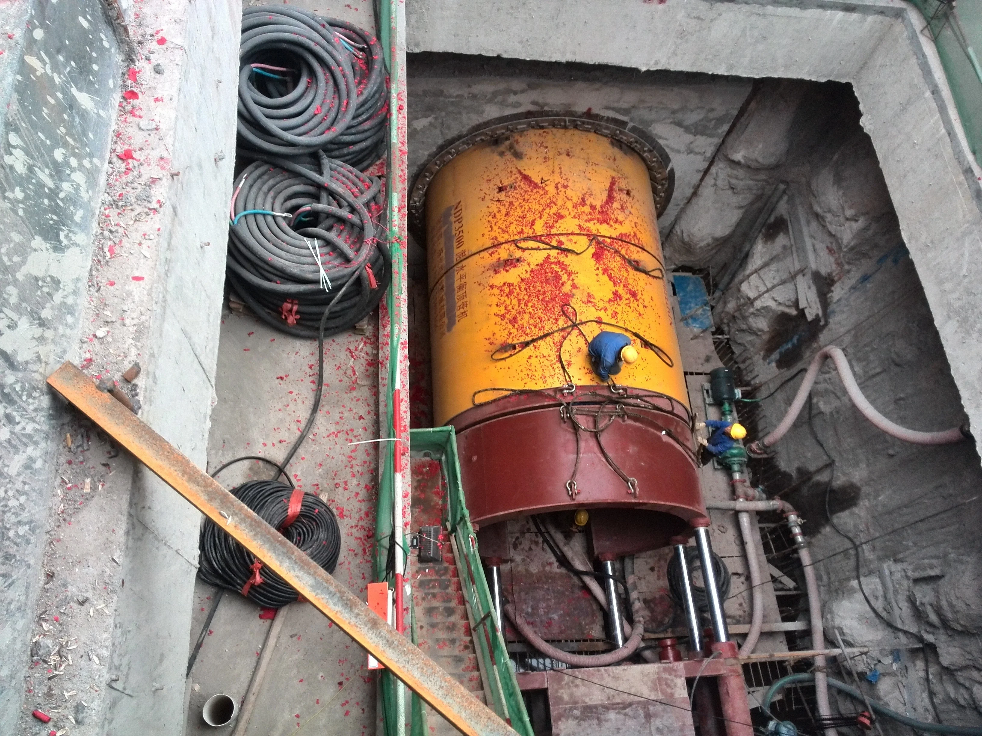 
2200mm Slurry balance micro-tunnel boring Pipe Jacking Machine for sale 