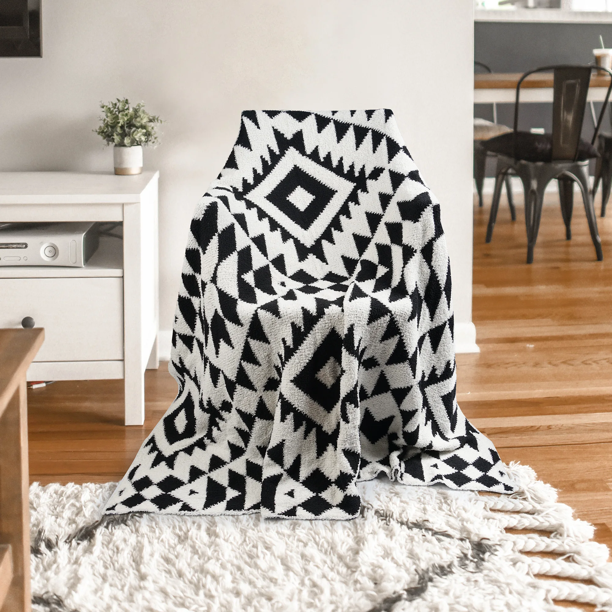 Ataya Nordic Thick Fluffy Cozy Knit Blanket 100% Polyester Feather Yarn Knitted Blanket Throw for Working