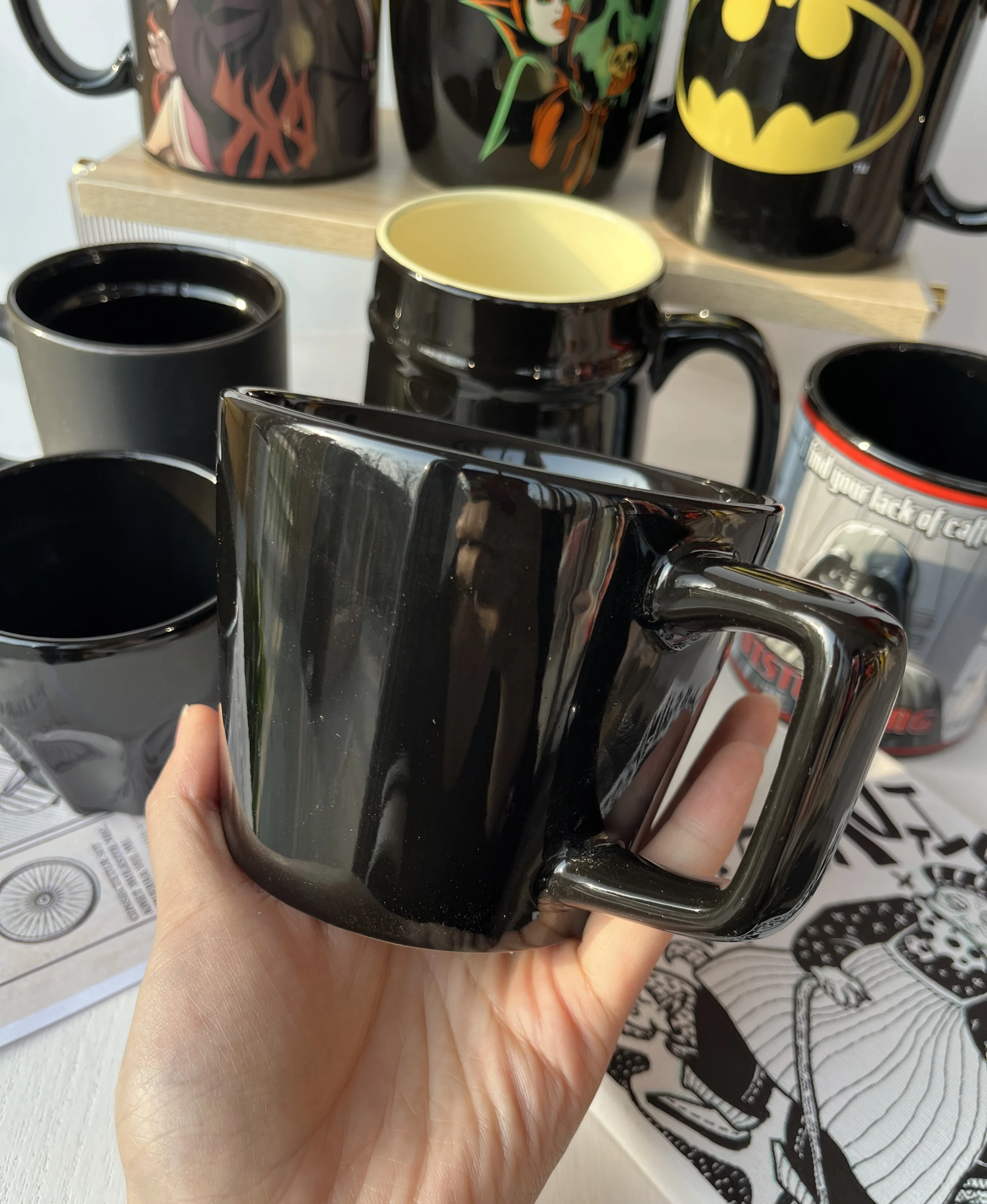 Solid Color Ceramic Mug with Customizable Cool and Sweet Cartoon Pattern for Coffee