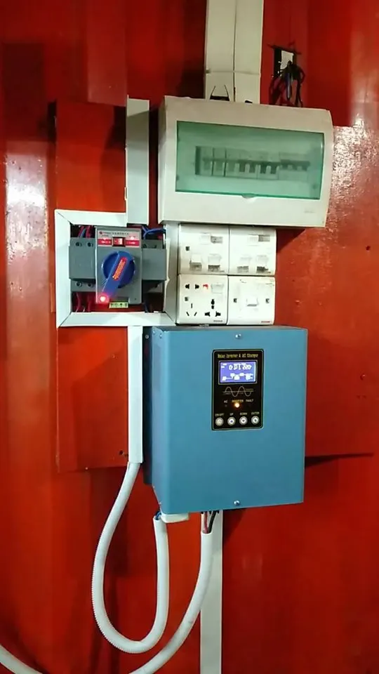 HSI Series Inverter 12vdc to 220vac 350w 500w 600w 800w 1000w 1200w Hybrid Solar Inverter