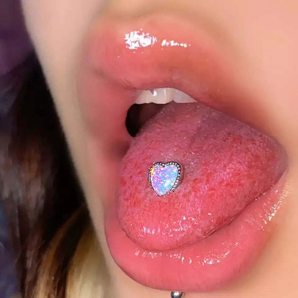 New 1PC Surgical Steel Opal Tongue Rings For Women Heart Shape Ear Tragus Cartilage Cheek Piercing Opal Heart Tongue Piercing