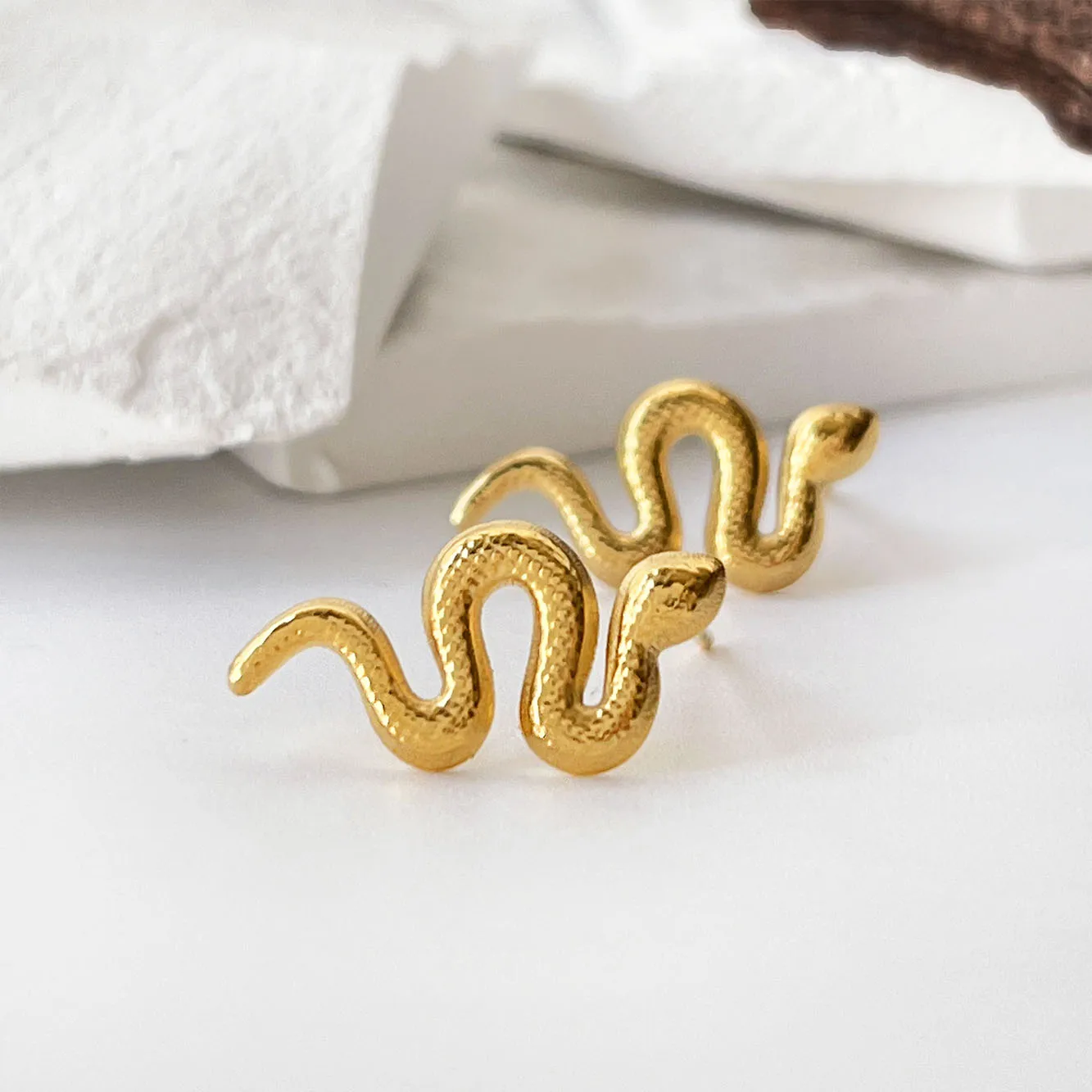 E0206 Vintage Dainty Oval Cross Relief Snake Cartilage Stud Earrings Women Gold Oval Earrings With Symbol Serpent Stud Earrings