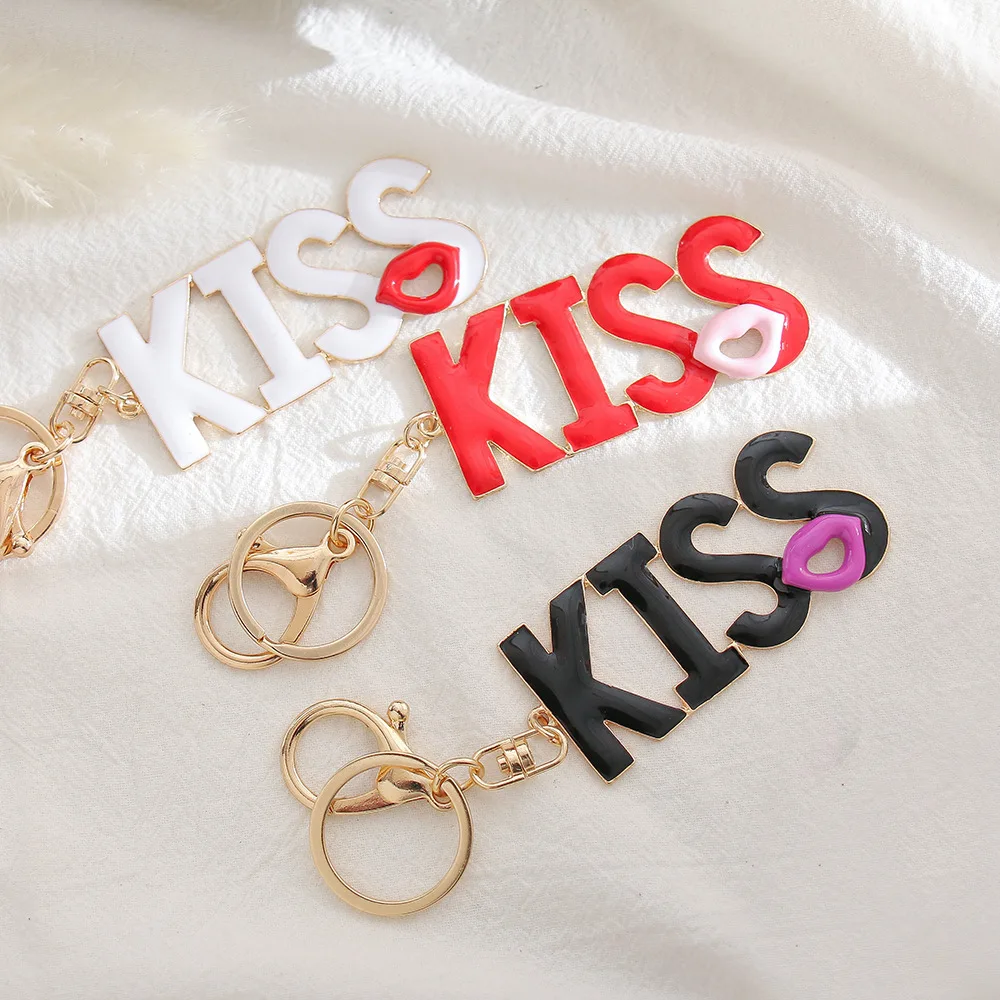 Luxury Fashion Key Rings Wholesale High Quality Metal Keychain Fashion Step Kiss Lip Charm Key Chain
