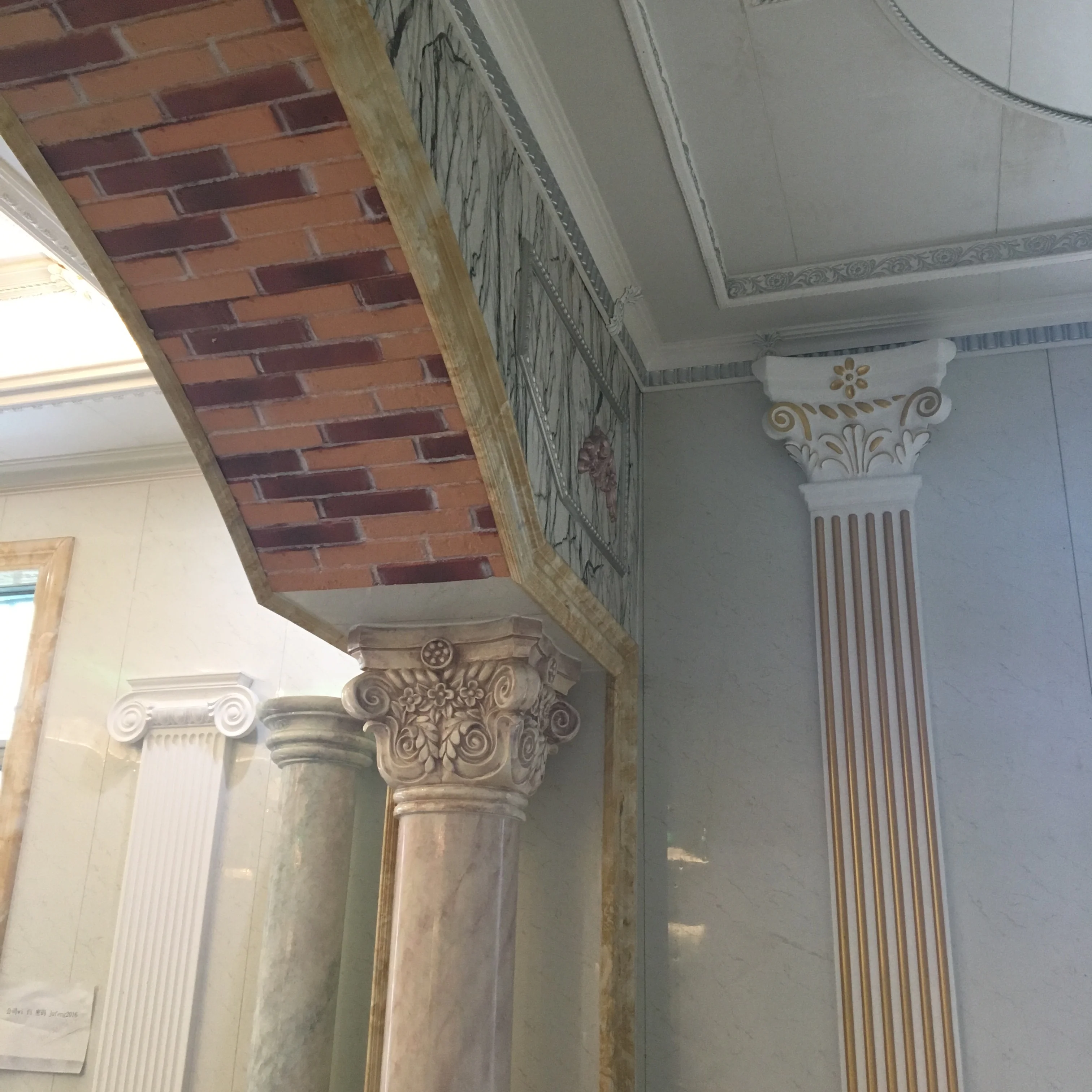 LC1330W Factory Manufactured Interior Round Column Design Modern Column