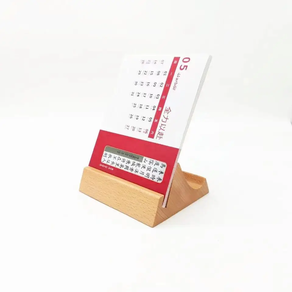 Деревянная подставка для открыток