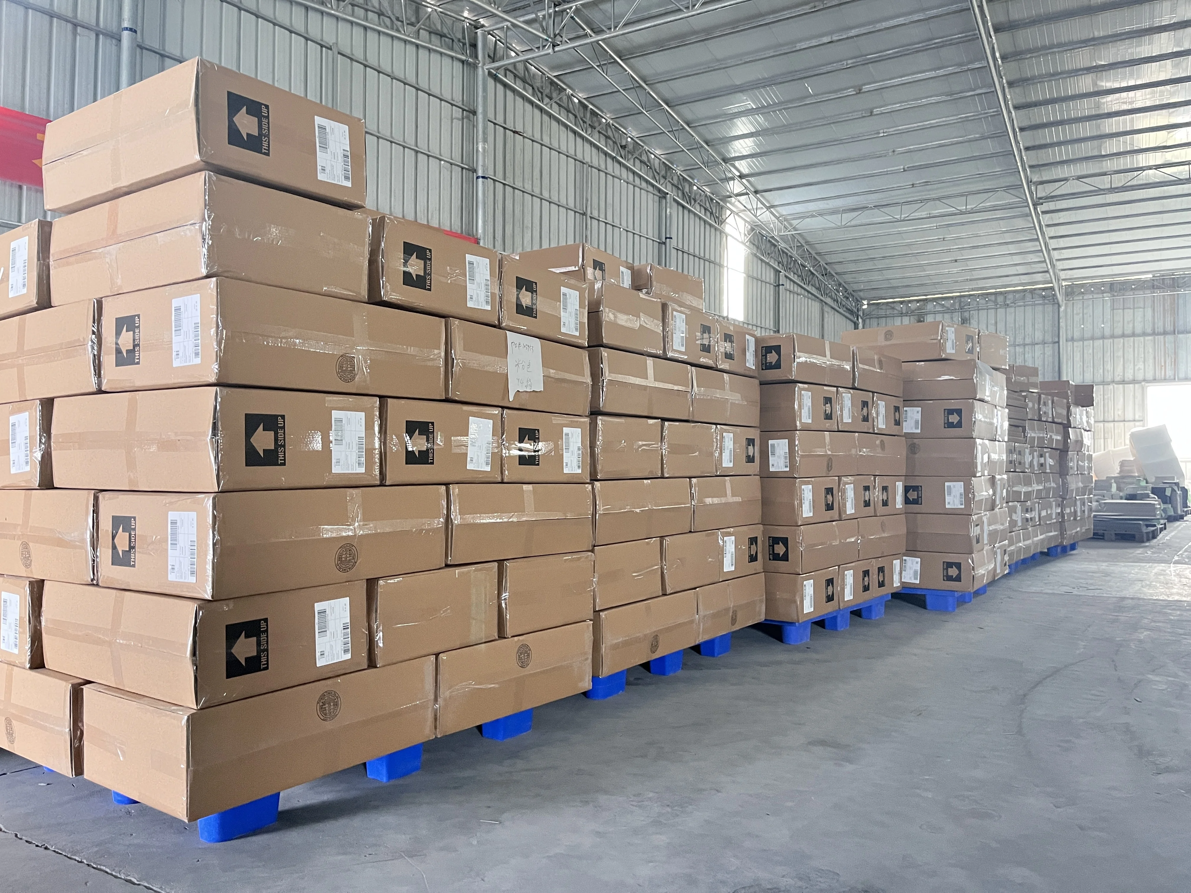 Modern Design Diatomite Bath Mat with Wave Pattern Quick Dry and Anti-Slip Stone Functional Bath Mat Machine Made