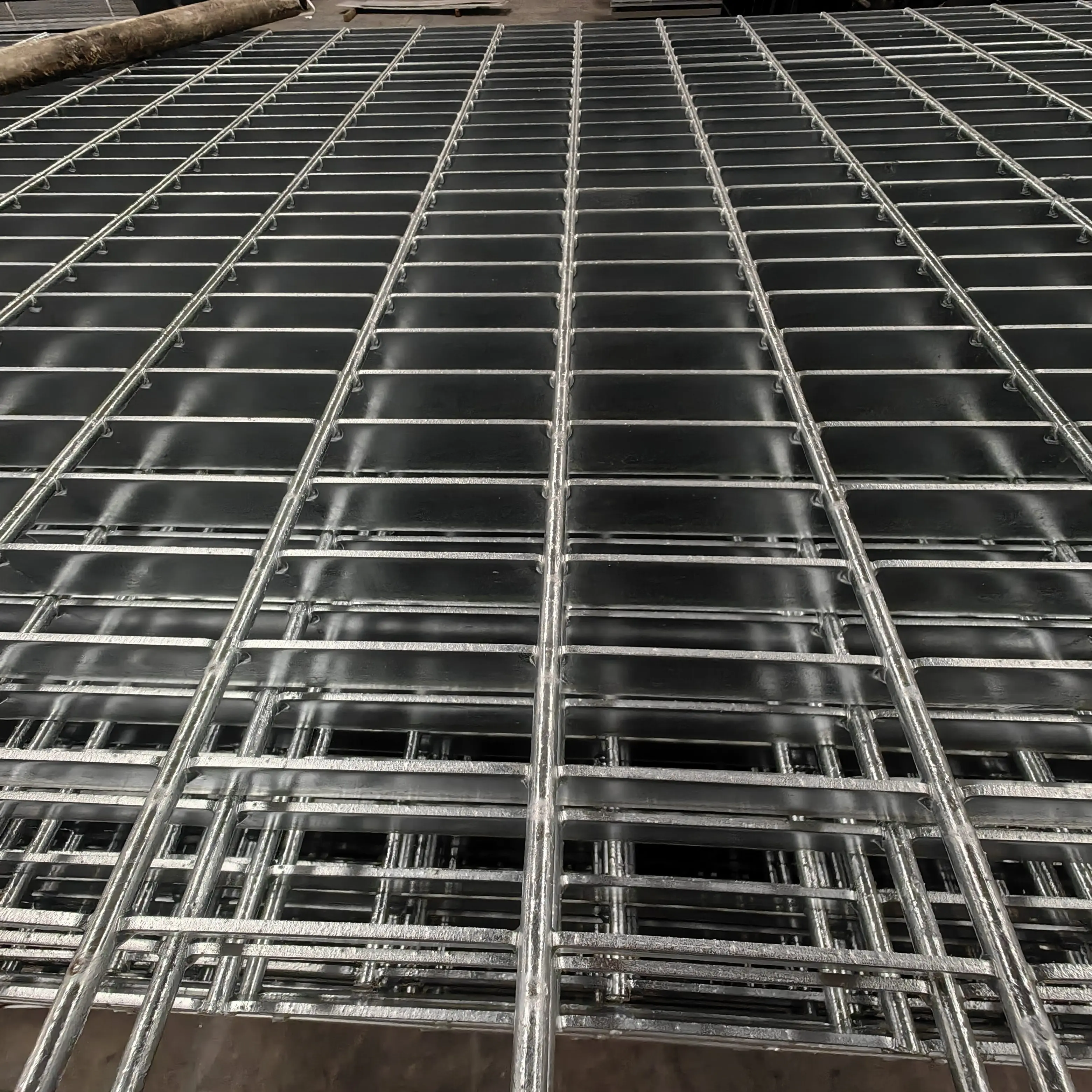 40*5mm Grating Metal Floor Drain Storm Drain Galvanised Steel Grating Drainage Cover For Road Driveway