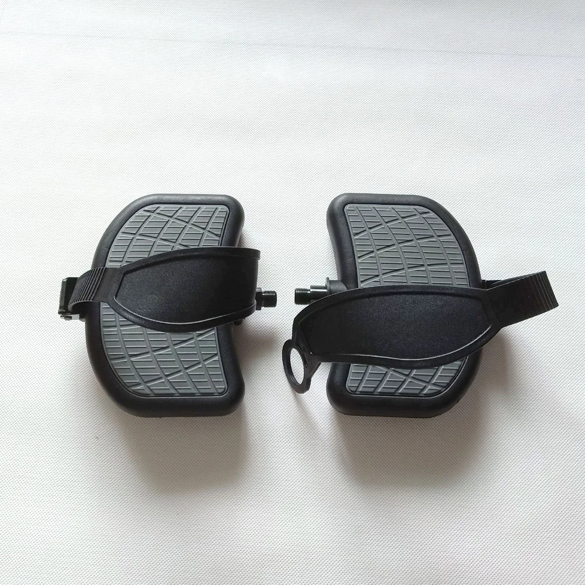 Exercise Bike Parts Upright Bike Plastic Pedals With Straps Life fitness replacement JD-48A