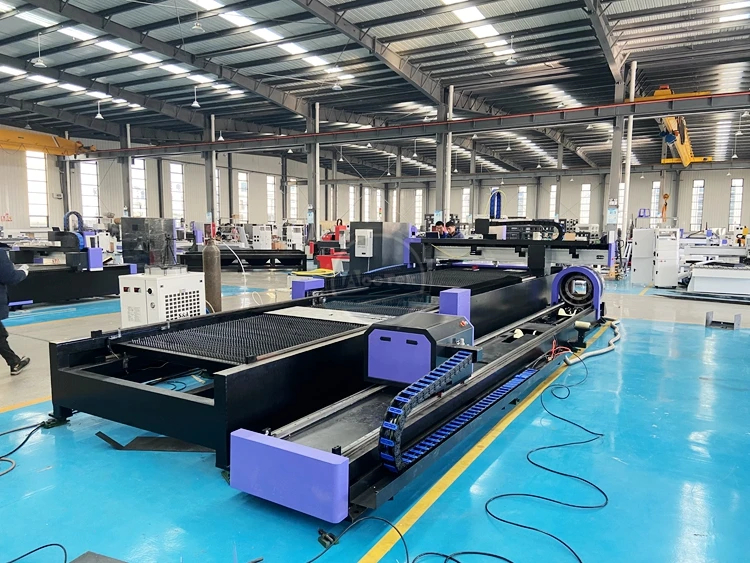 Acctek Laser Cutting Machine Fiber 1000W 1500W 2000W AKJ1530F