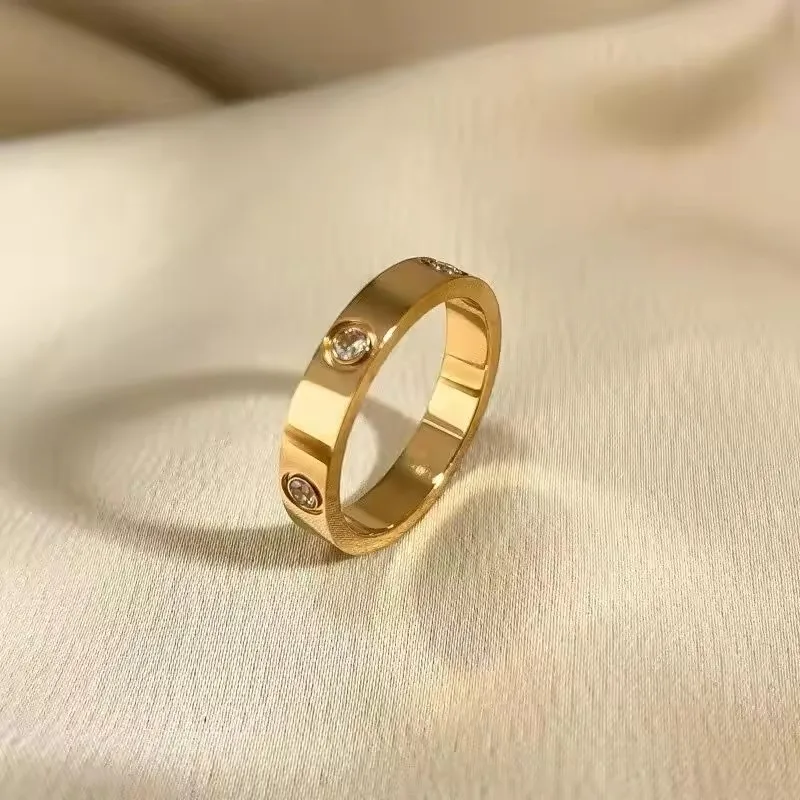 High Quality Stainless Steel Love Ring Rose Gold Full Star Zircon Waterproof Diamond Elegant Wearable Weddings Engagements Gift