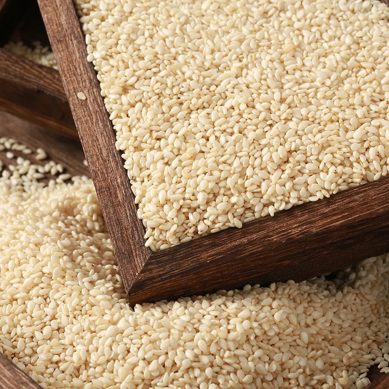 Белые семена кунжута без