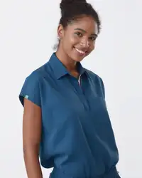 2022 new wholesale design   hospital uniforms medical workwear women Collared Scrub Top