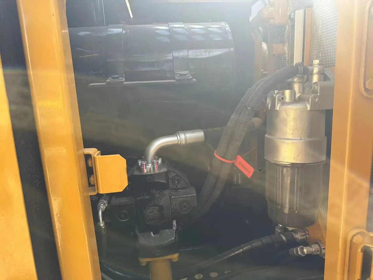 SANYS COMPACT POWERHOUSE SY75C 7.35TON EXCAVATOR WITH 11.5 RPM SWIFT ROTATION AND 0.3 CUBIC METER EFFICIENCY