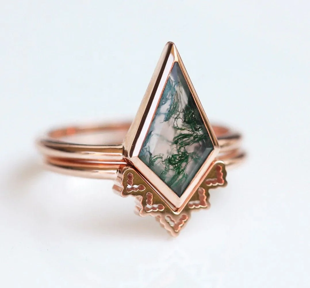 14K Rose Gold Kite Shaped Moss Green Agate Engagement Ring With Lace Band