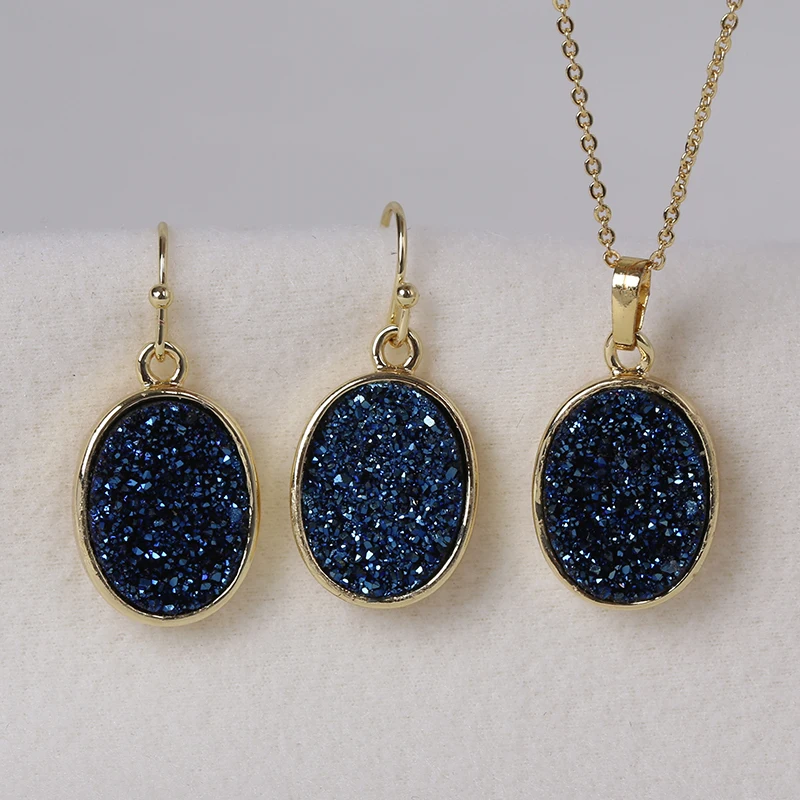 Wholesale Crystal Cluster Pendant Irregular Earrings Necklace Set Suitable for Women as a Holiday Gift