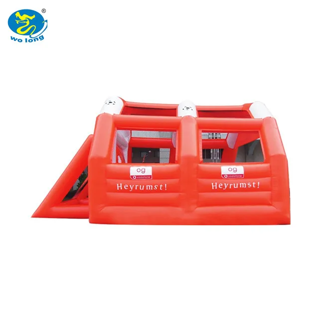 Гигантский надувной футбольный