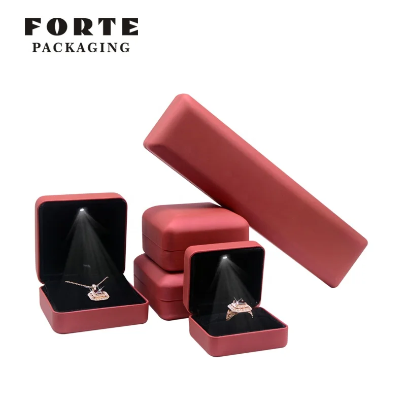 FORTE coffret bijoux black high end leather engagement custom made jewelry boxes jeweler ring box with  LED