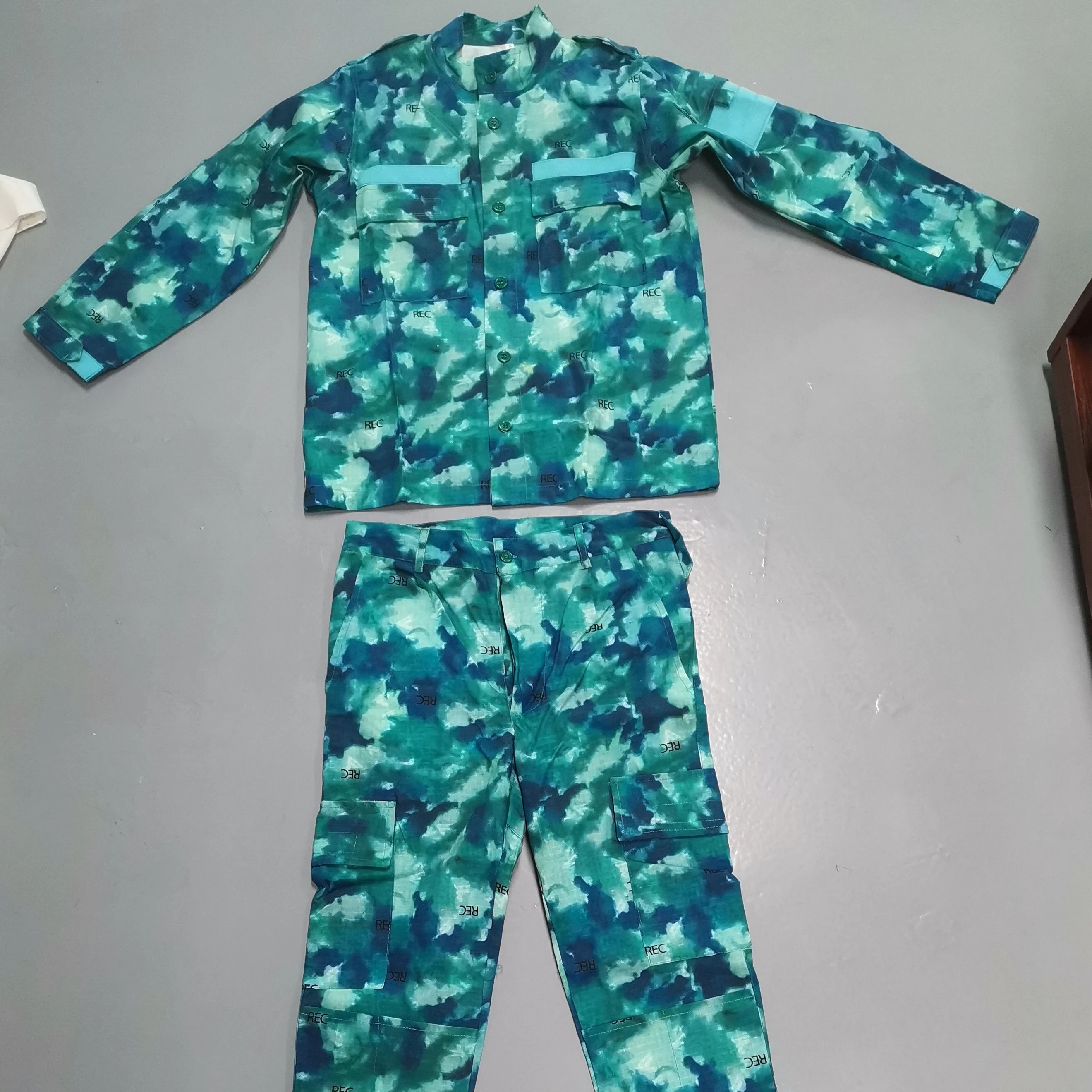 Customized Anti-Static Flame Waterproof Desert Field Tactical Training Uniform Camouflage Jacket Pants Shirts Suits