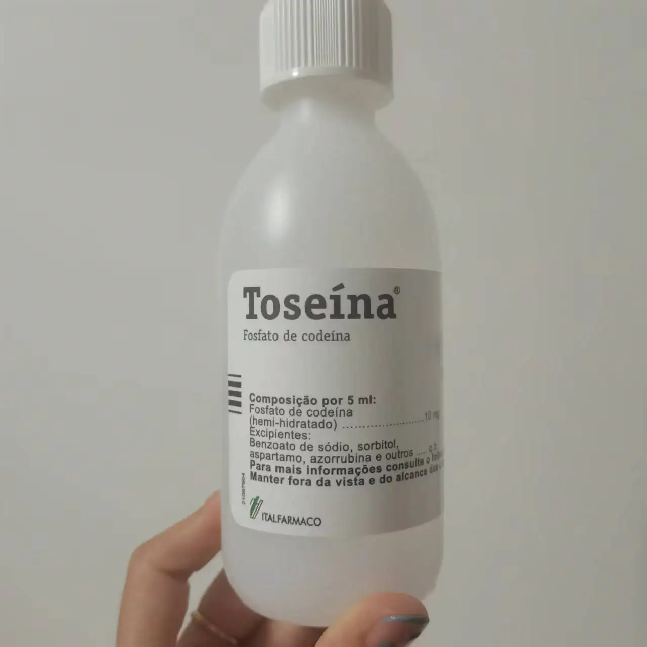 Empty 250ml 8oz Toseina Portugal version frosted pe plastic pharmaceutical bottle with crc resistance cap