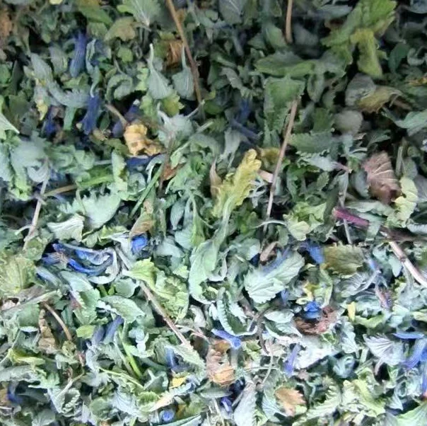 Заводская поставка сушеных чистых кошачьих листьев непеток/кошачьей мяты для корма для кошек и игрушечного наполнителя