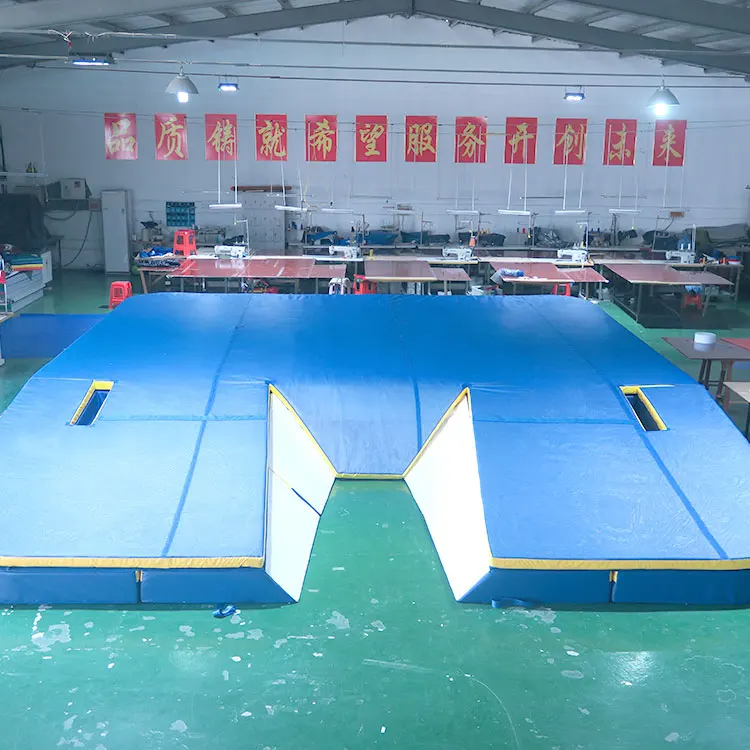 Pole vault height protection mat with three layers of heavyweight foam sponge