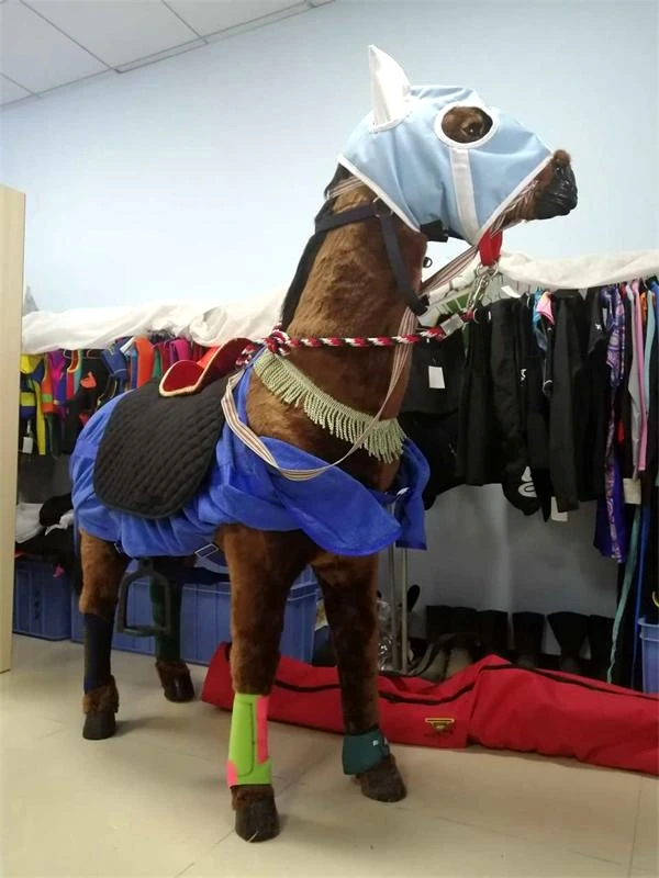 fly sheet polyester horse blanket and rug with adjustable leg strap