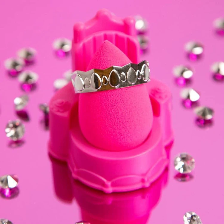 
Queen Cylinder Box Cosmetics Beauty Sponge Blender Latex-Free and Vegan Makeup Sponge - for Powder Cream or Liquid Application 