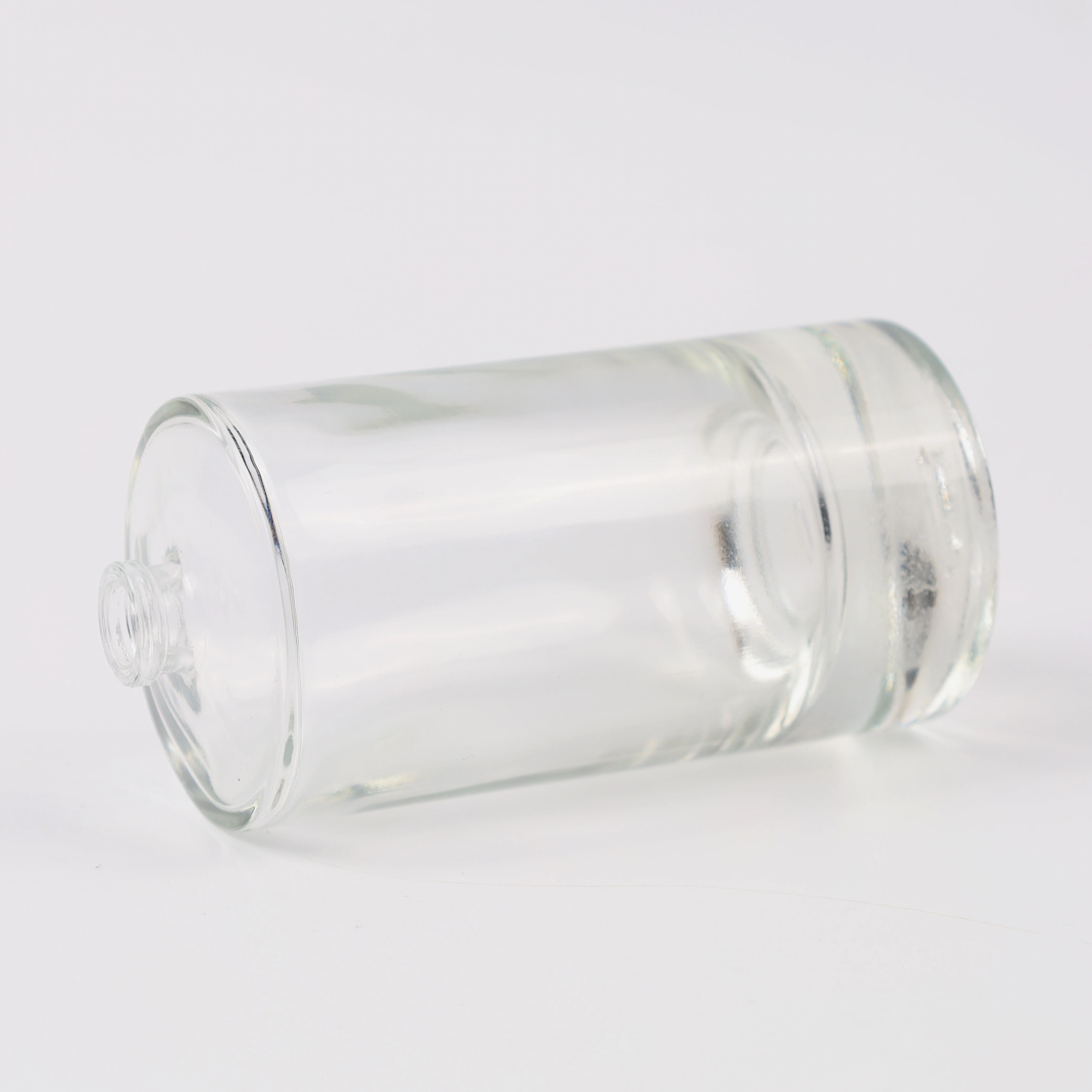 2022 Hot sale Luxury 100ml Transparent Oblate Shape Glass Mist Spray Perfume Bottle Luxury Glass With Gold Pump