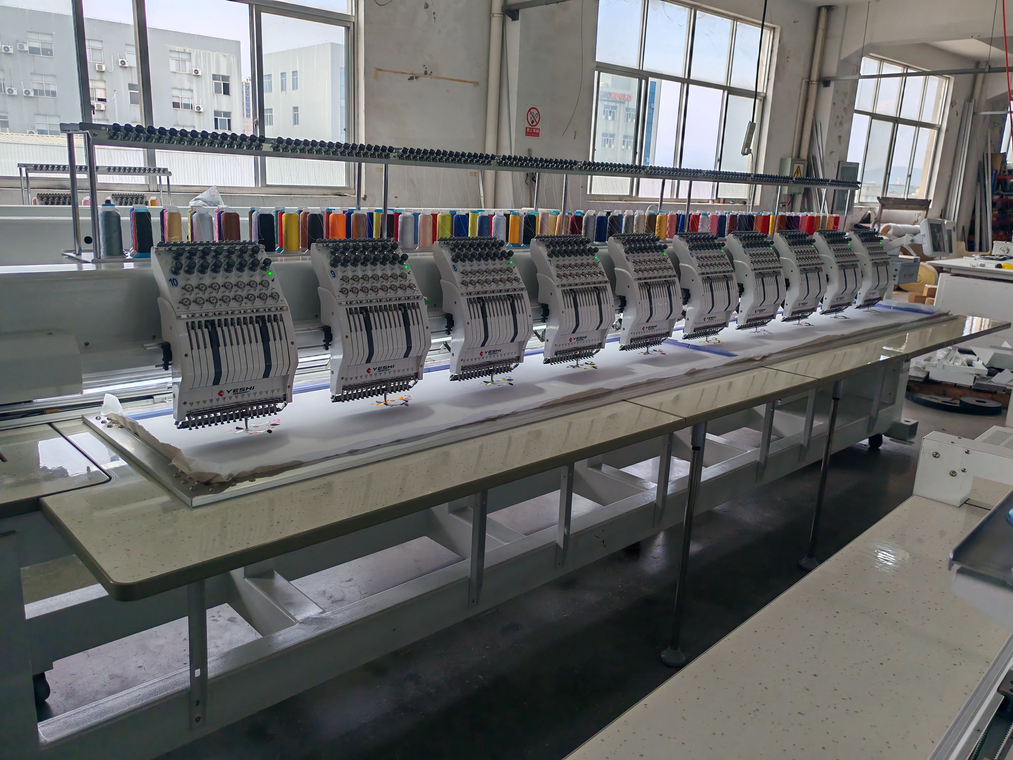 High Quality 1200 R.P.M Automatic Trimming 10 Heads Multi-needle Computerized Embroidery Machine