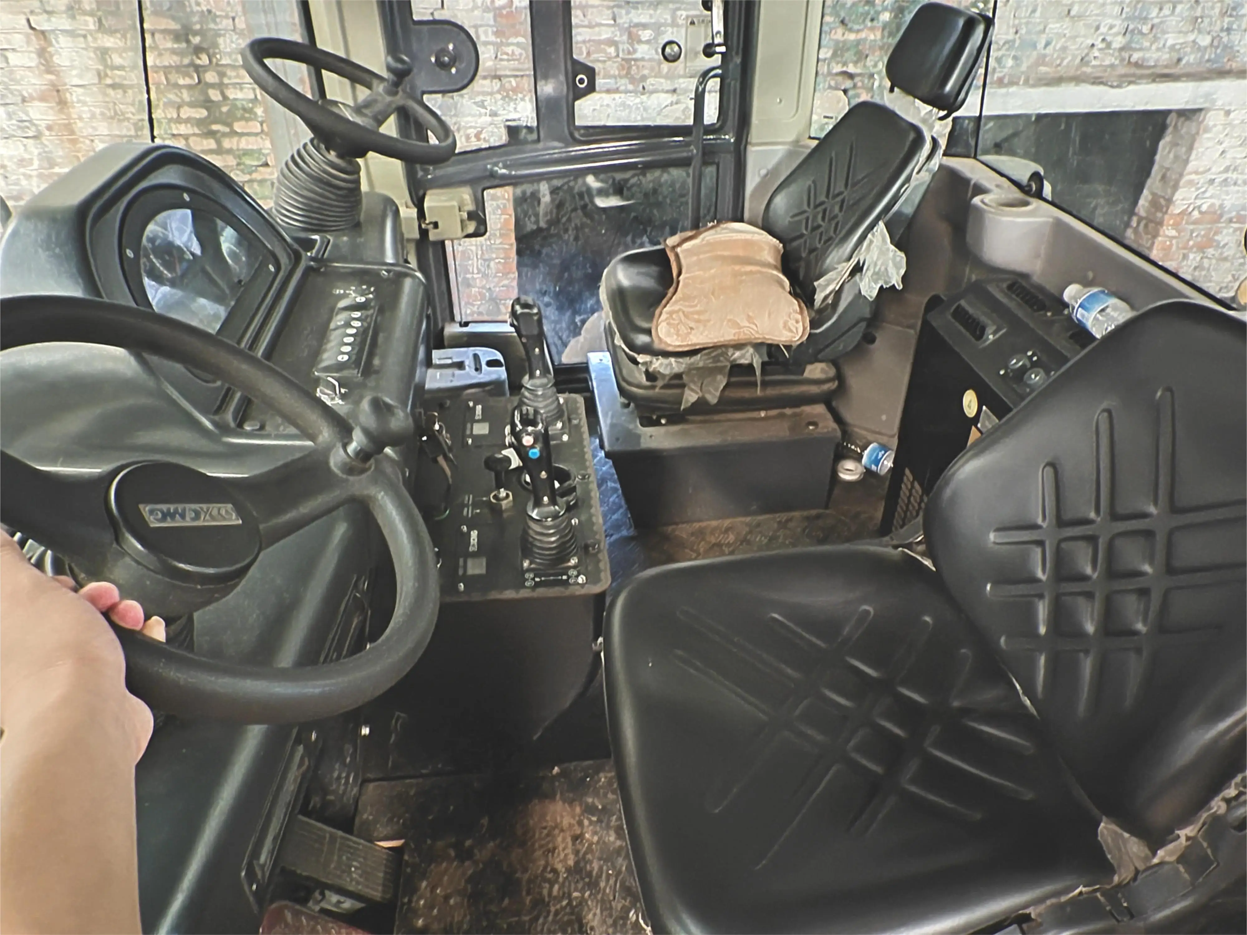 XCMG Official 30tons Used Pneumatic Rubber Tires Vibratory Roller XP303K With Energy-saving Engine