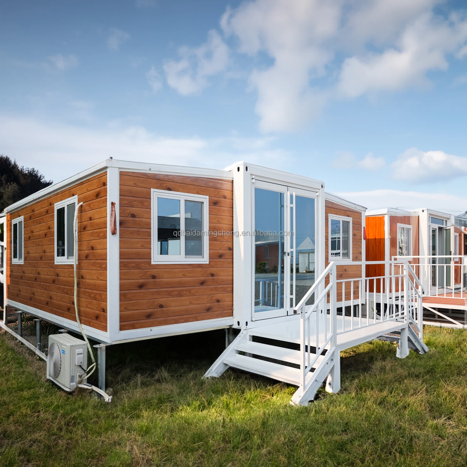 Prefab Modern Living House Garden Villa Expandable Container House With Bathroom Kitchen