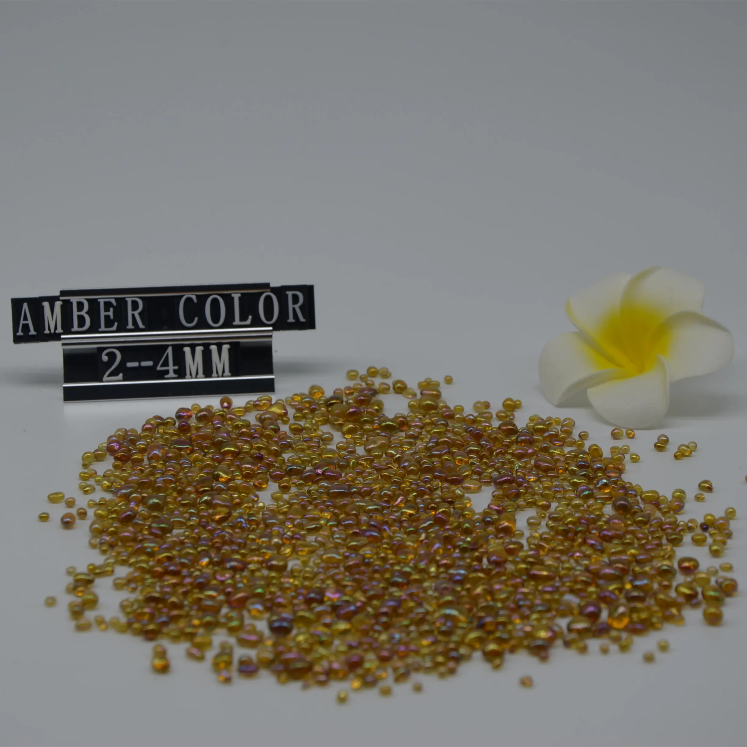 Manufacturer price 1-3mm amber iridescent recycled irregular glass bead glass pebble for swimming pool interior finish
