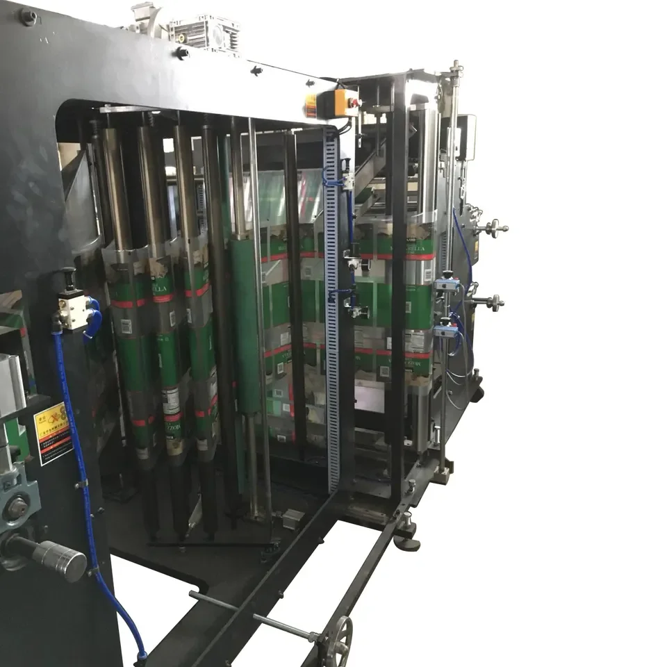 Three-side sealing with Zipper bag making machine zipper pouch making machine standing pouch bag making machine