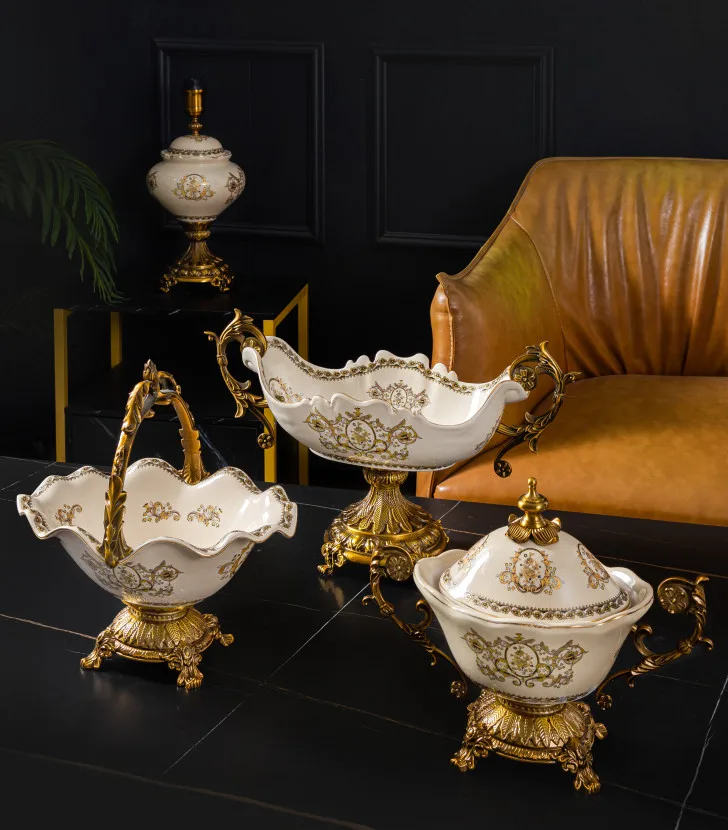 High Quality Custom Luxury Gold Flower Pattern Cigar Ashtray  Rectangular  Ceramic Ashtrys With Copper Handle