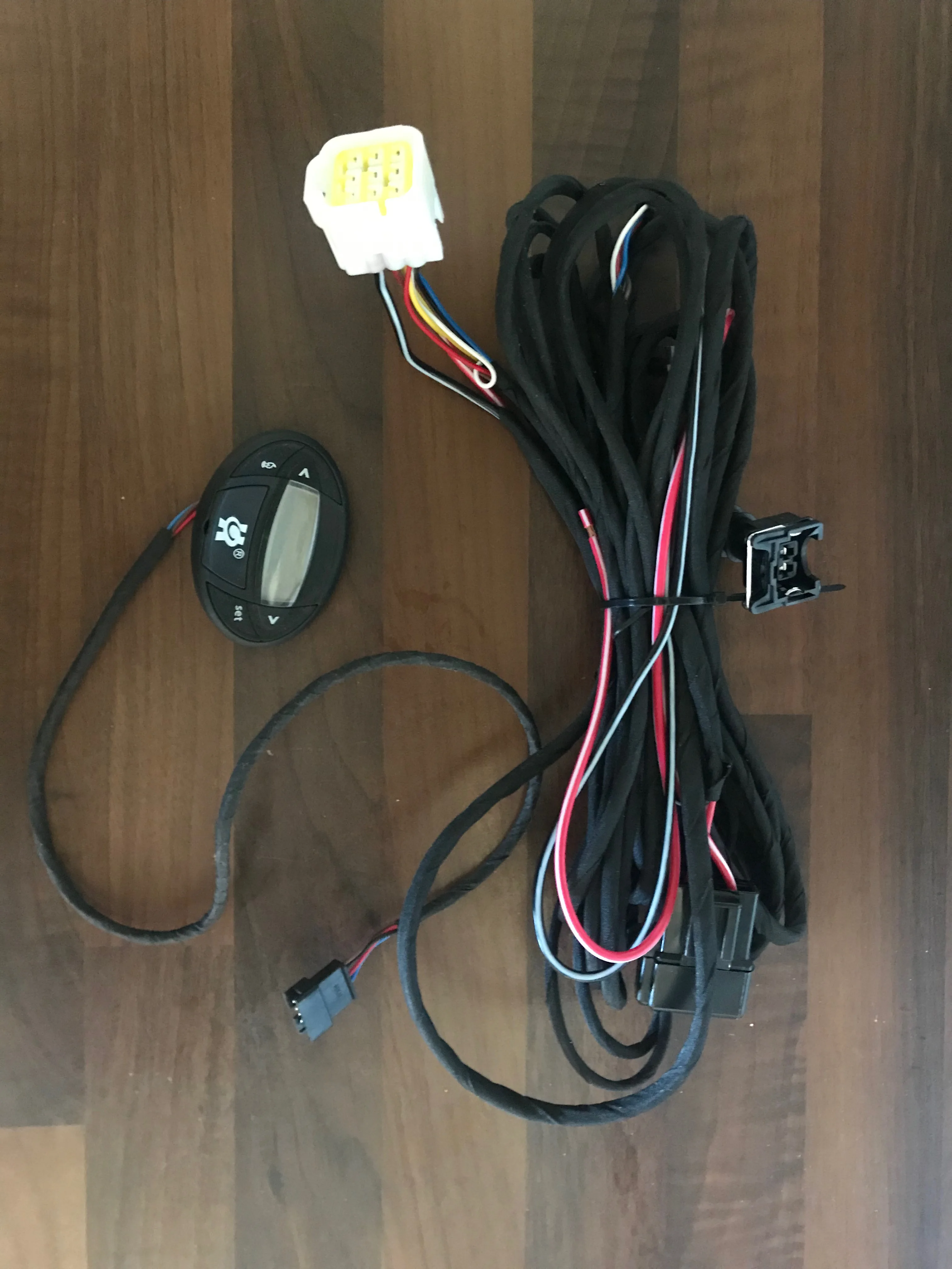 OkyRi Universal 12V/24V LCD Monitor Switch+Remote Control Accessories For Car Track Diesels Air Heater Parking Heater Controller