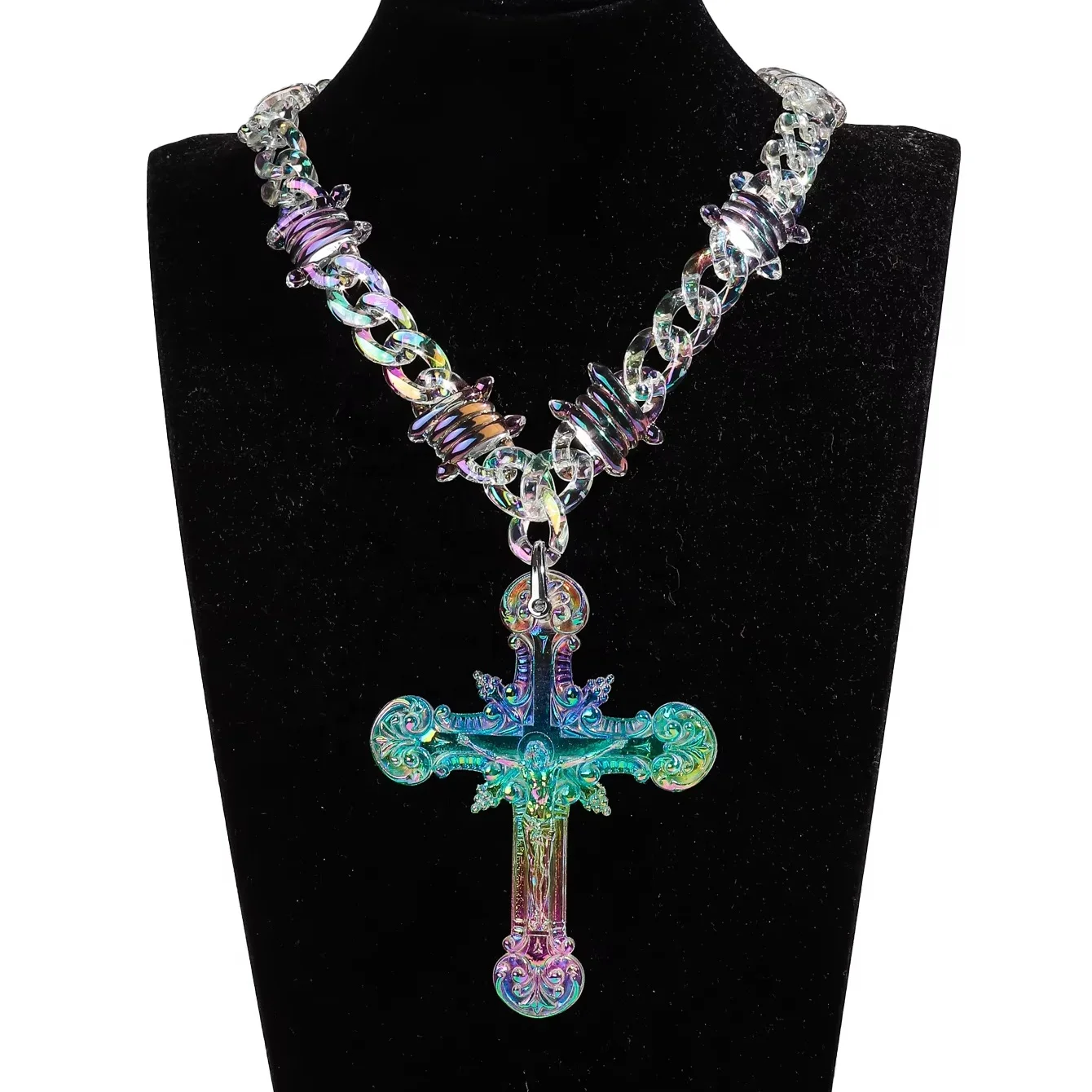 Hot 2024 New Fashion Jewelry Iridescent Chain Jesus Hip Hop Barbed Link Clear Laser Chain 3D Pendant Acrylic Cross Necklace Men