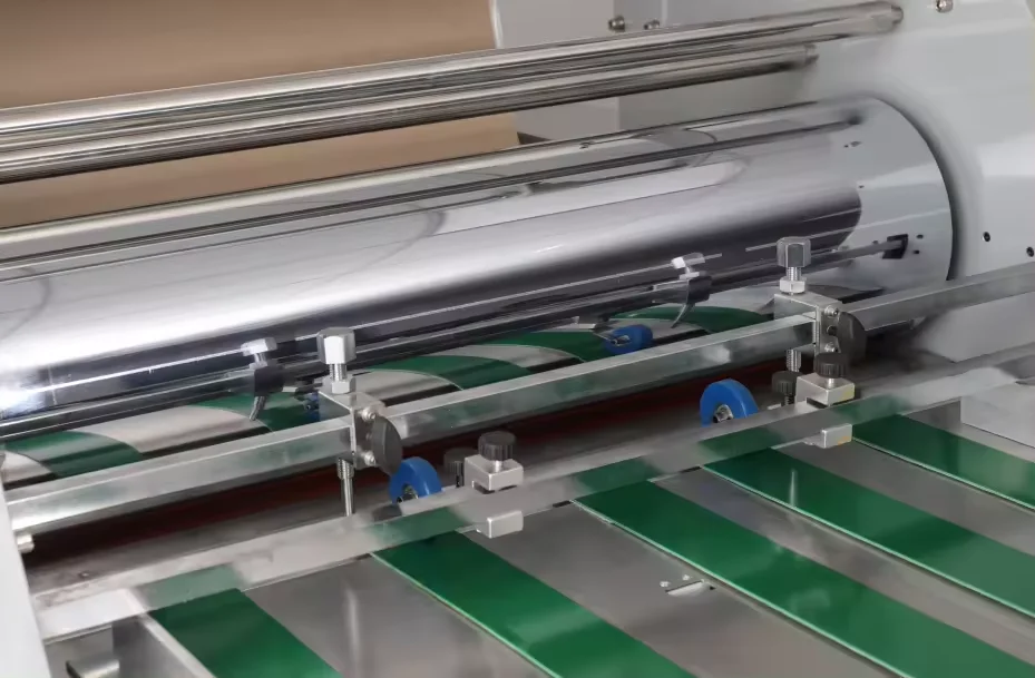 720Z Automatic Hydraulic Roll Laminating Machine Paper Laminator With Auto Separate Function