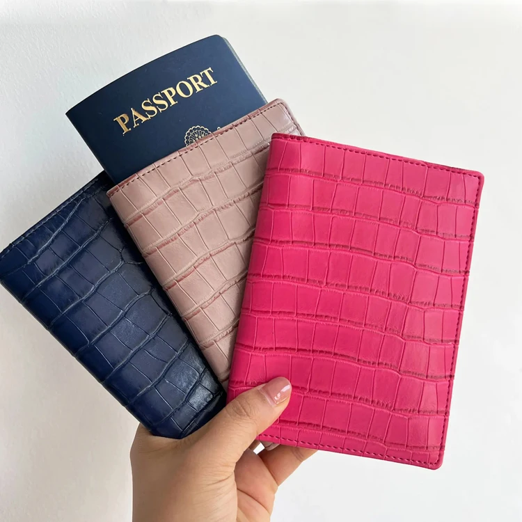 Custom Logo Embossed PU Leather Travel Passport Cover Crocodile Pattern Passport Holder Fashion Passport Case