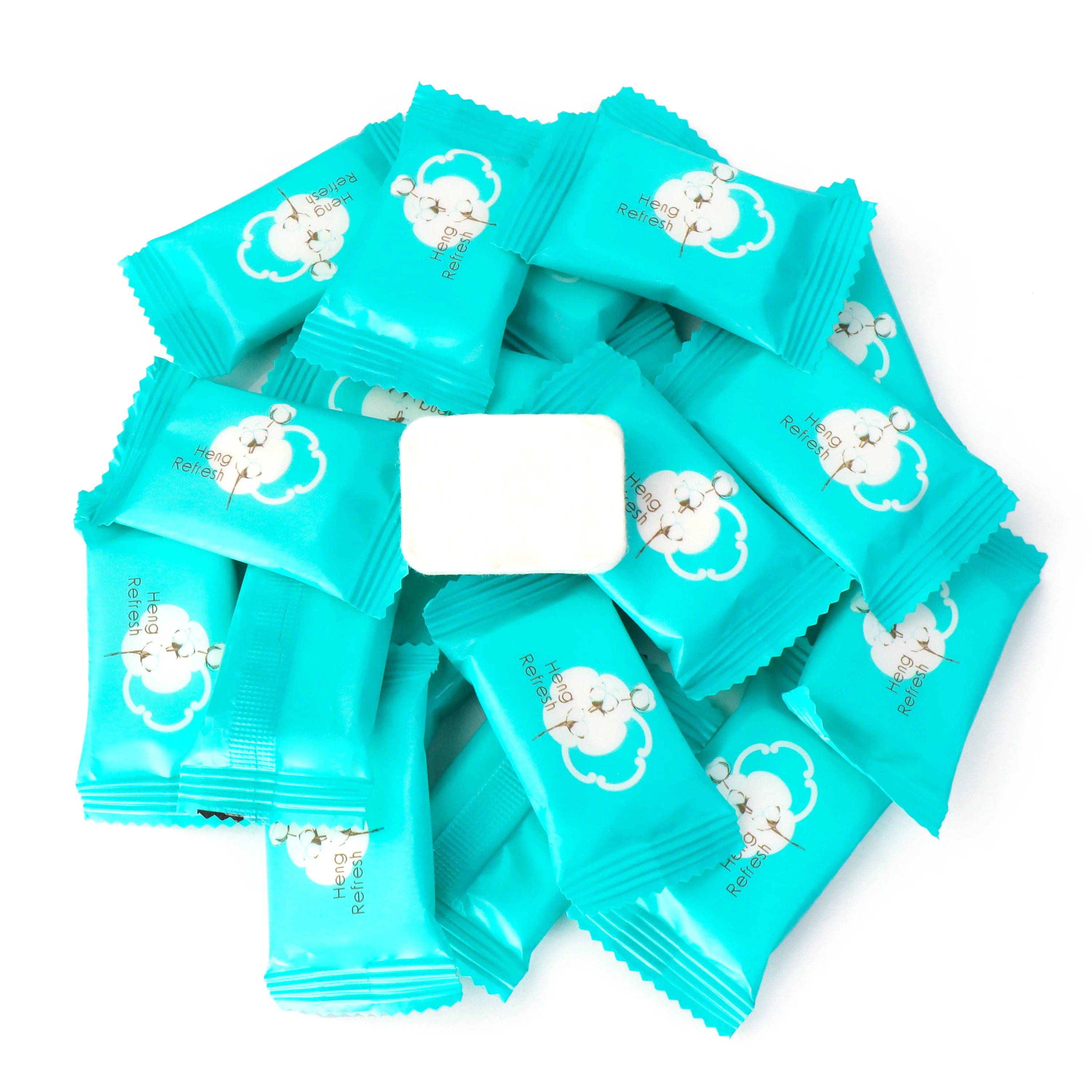 Wholesale Compressed Face Towel Disposable Towel Tablets Candy Package Portable Hotel Travel Magic Disposable Hair Mini Towel