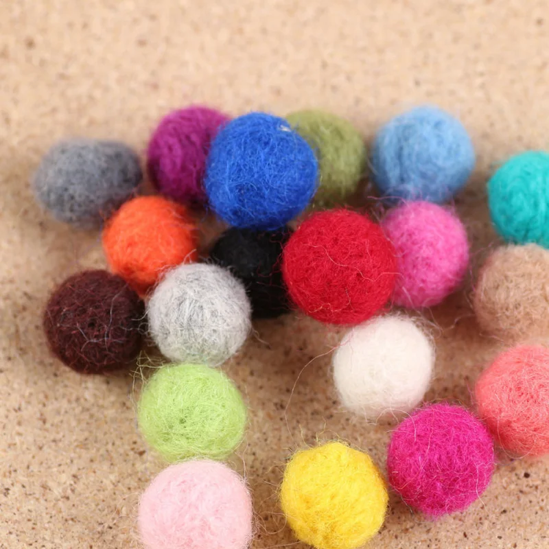 good-looking 7cm holiday decoration wool felt ball garland