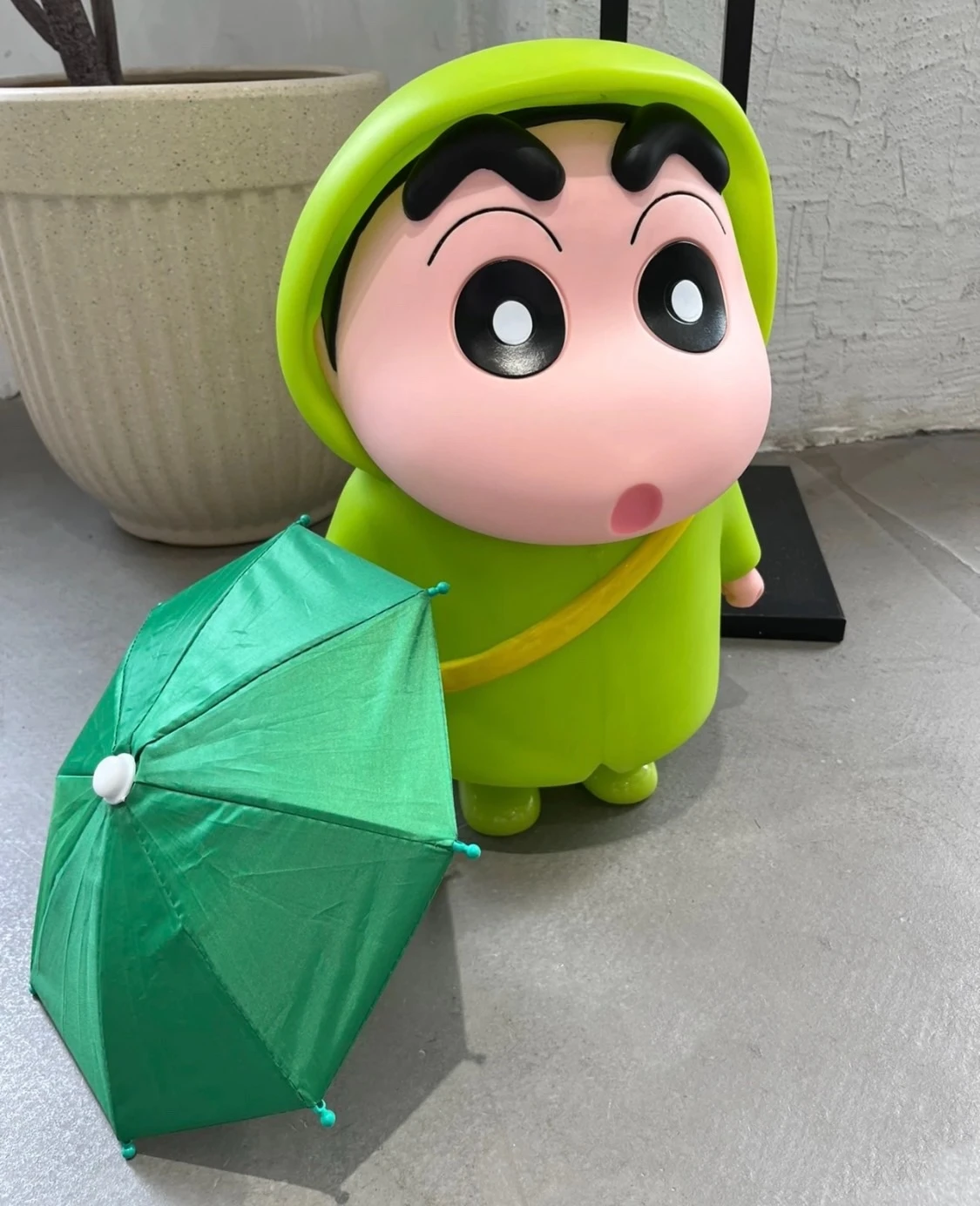 The Best and Cheapest Popular Raincoat Crayon Gesture Figurine Japanese Anime Merchandise Trendy Toy Plastic Customized Japan