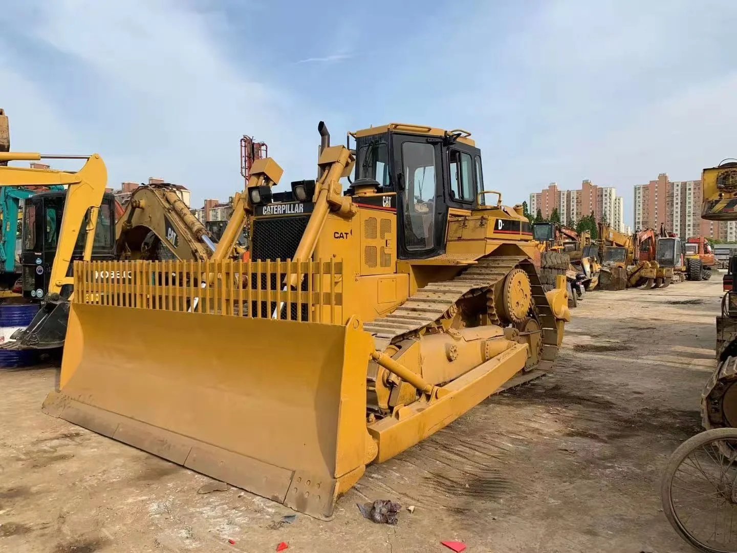Used caterpillar D6R bulldozer, CAT D6 D7 D8N D9K crawler bulldozer for sale in shanghai