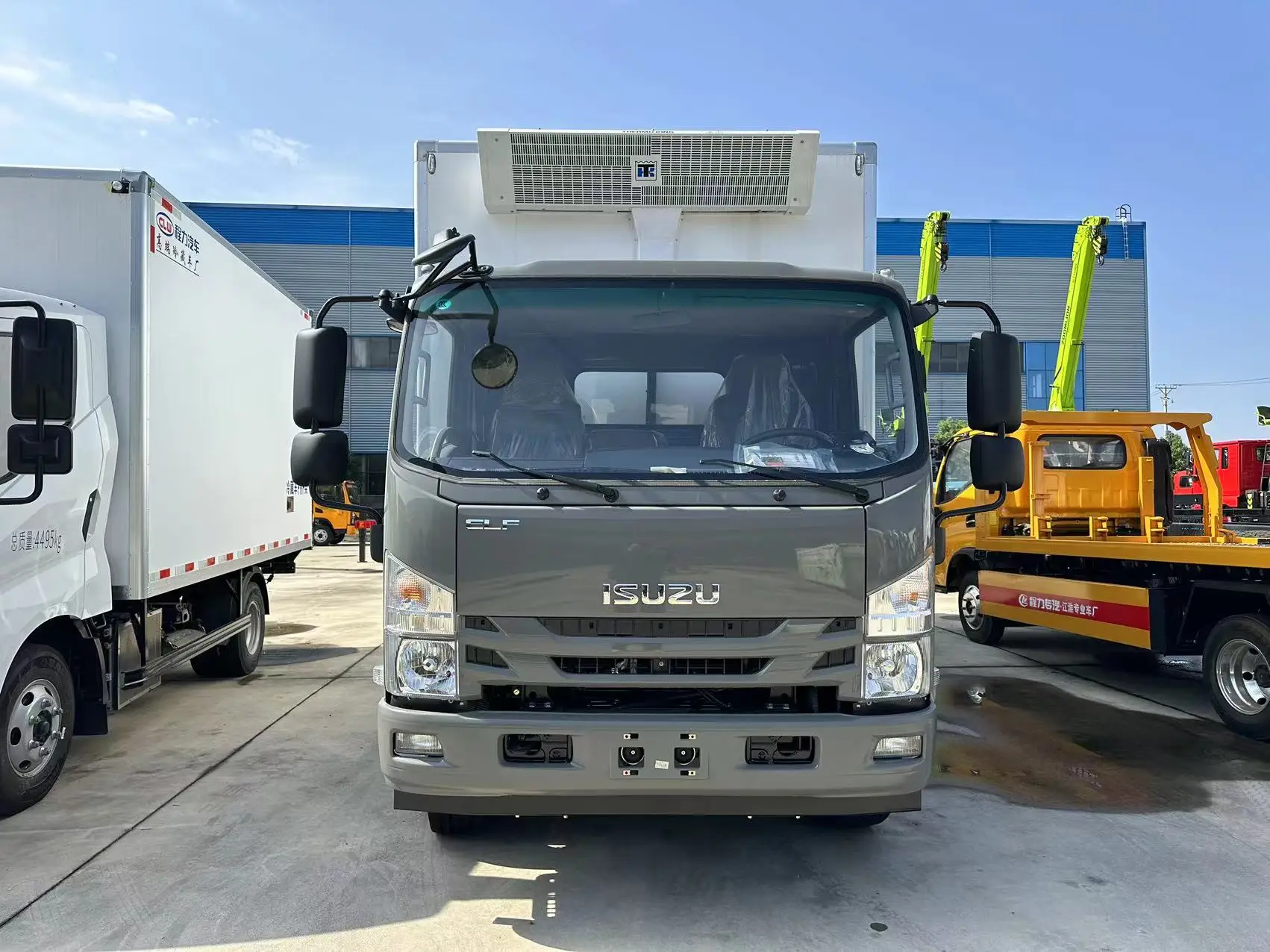 Factory hot sale isuzu 8 tons refrigerated truck diesel 4*2 refrigerator truck with hot King cooling system on sale