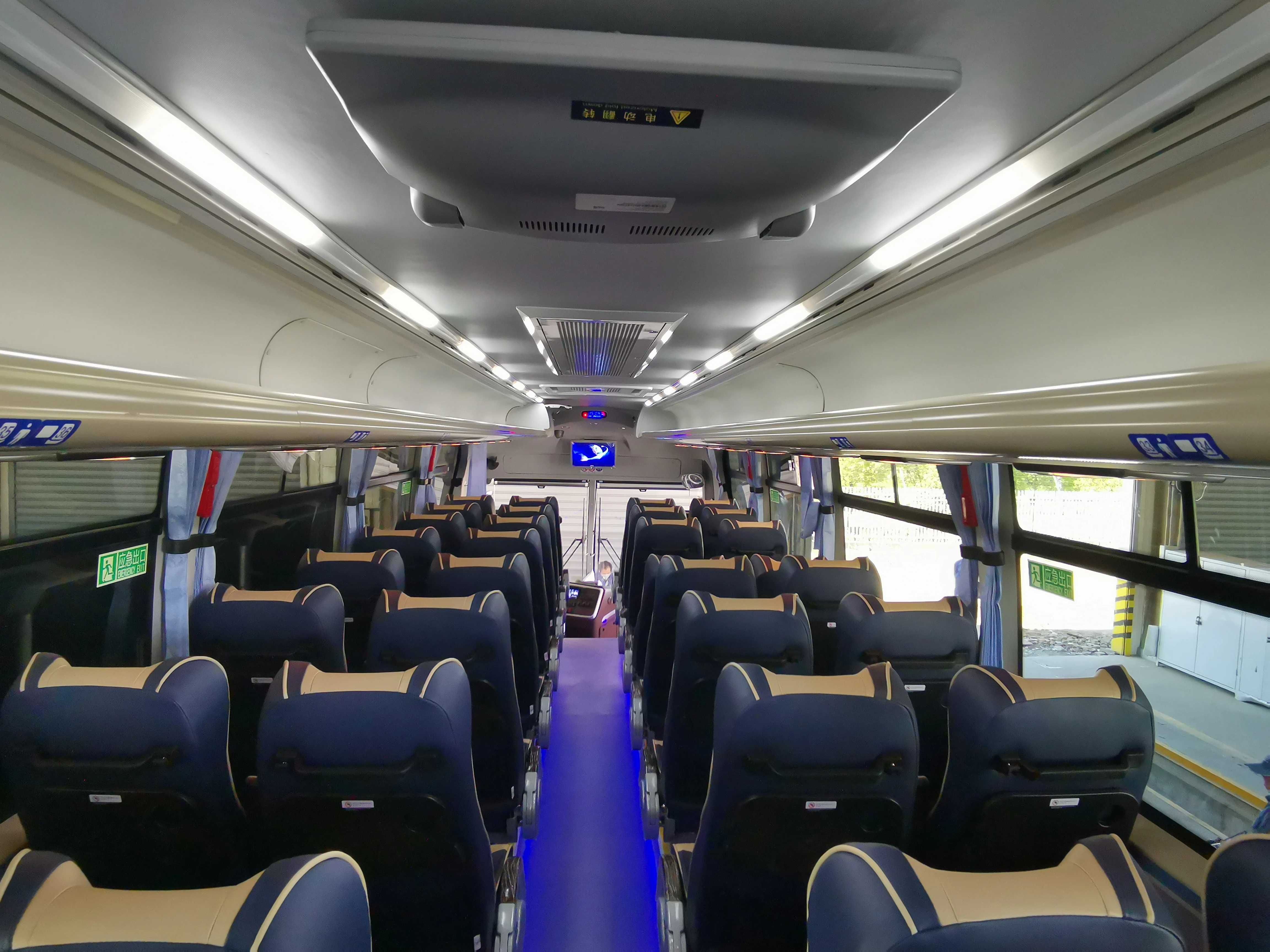
2021 12m new long distance diesel coach bus with toilet for sale 