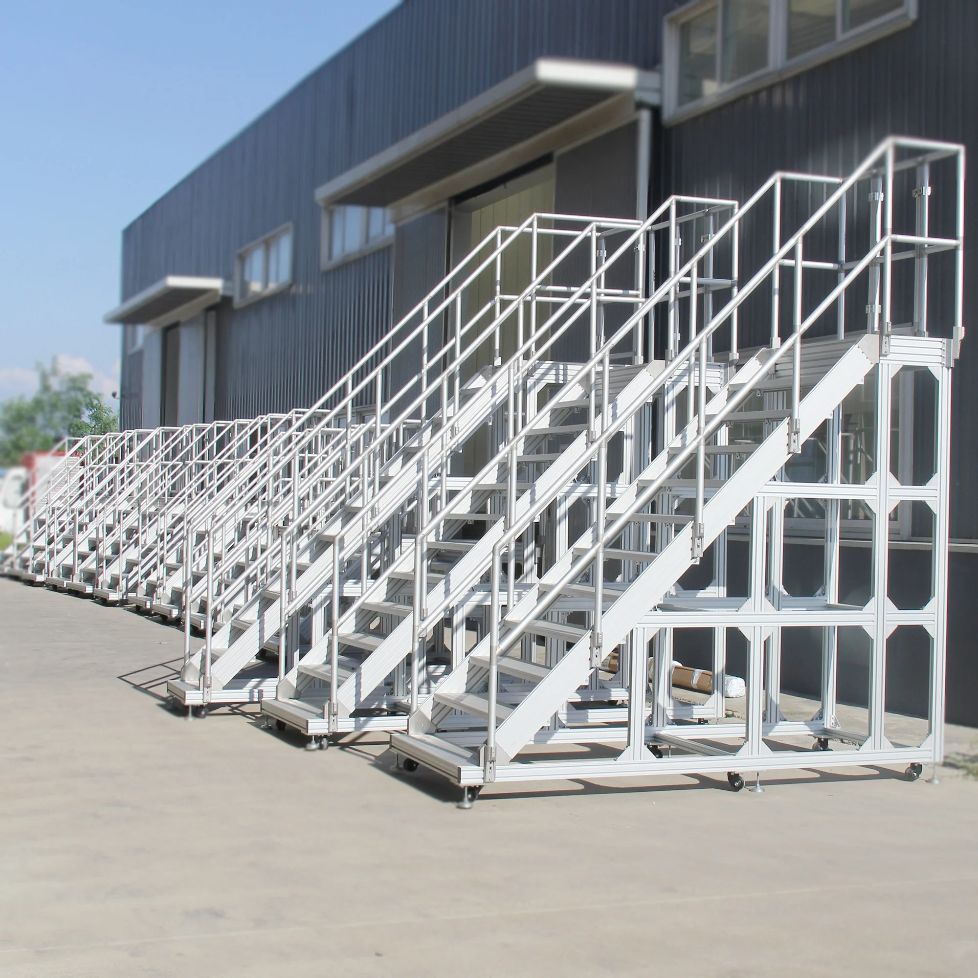 Mobile multi- function 8 step ladder with work platform