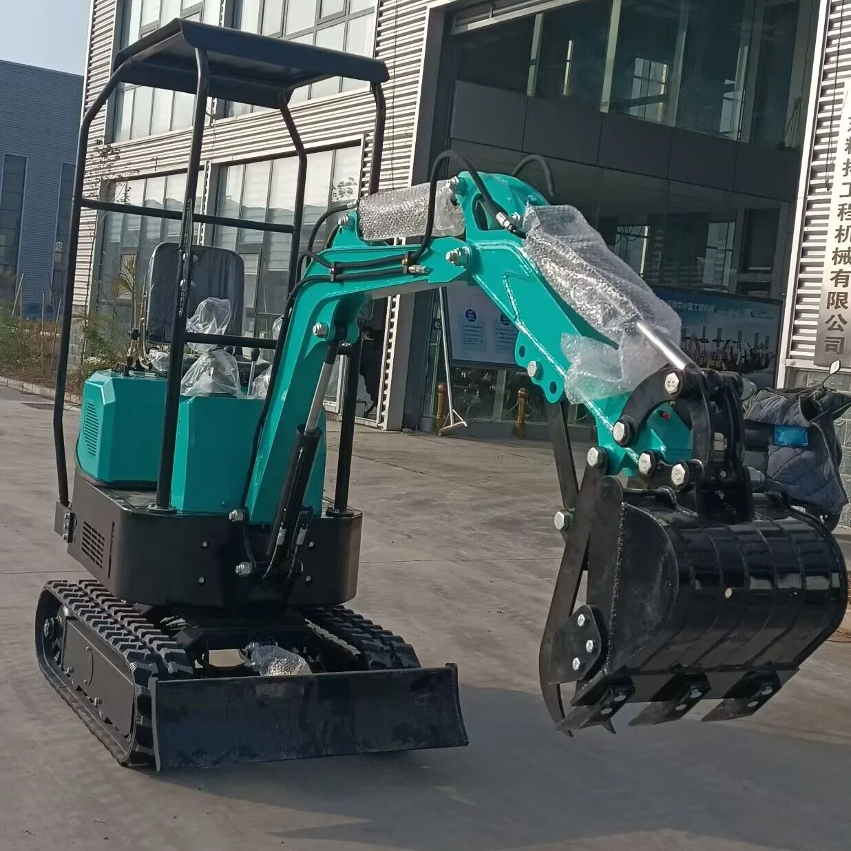 Hightop 1000kg 1T HT10C Diesel Engine Mini Crawer Excavator Small Digger Bagger Machine with Hydraulic Pilot Joystick Operation