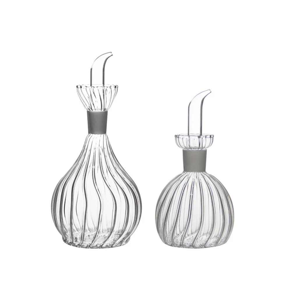 Factory wholesale household large capacity pear-shaped high borosilicate Pyrex liquid seasoning bottle striped sauce vinegar pot