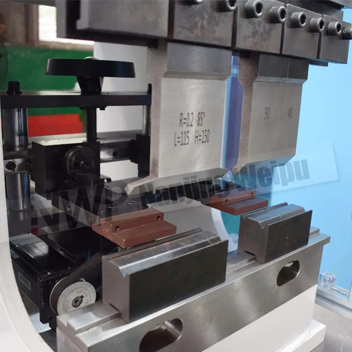 New type mini cnc electric press brake 100mm metal sheet bending folding machine