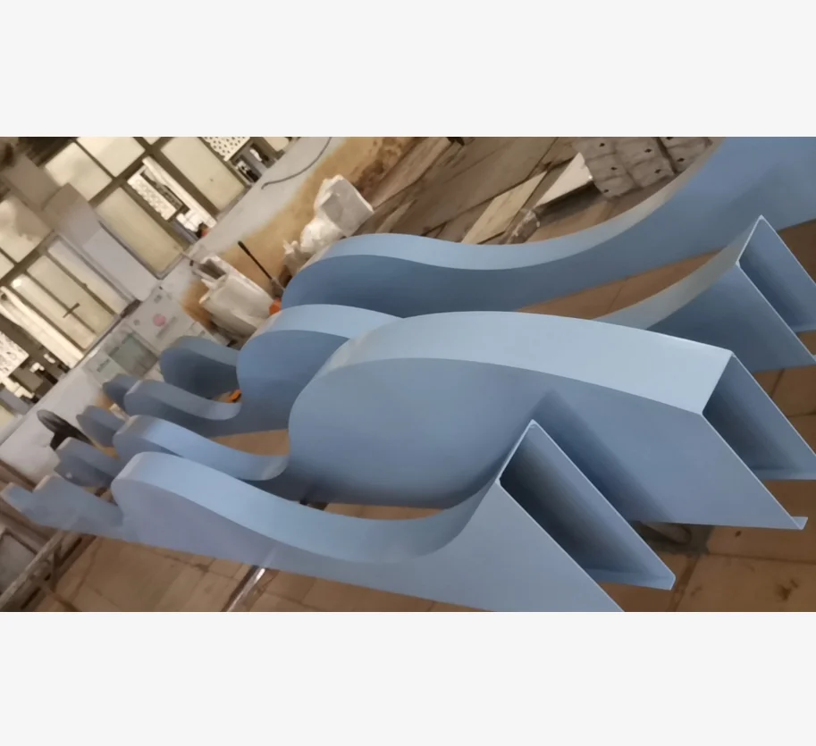 (ISO9001,CE)Special swimming pool decorative wavy aluminum hall false ceiling designs