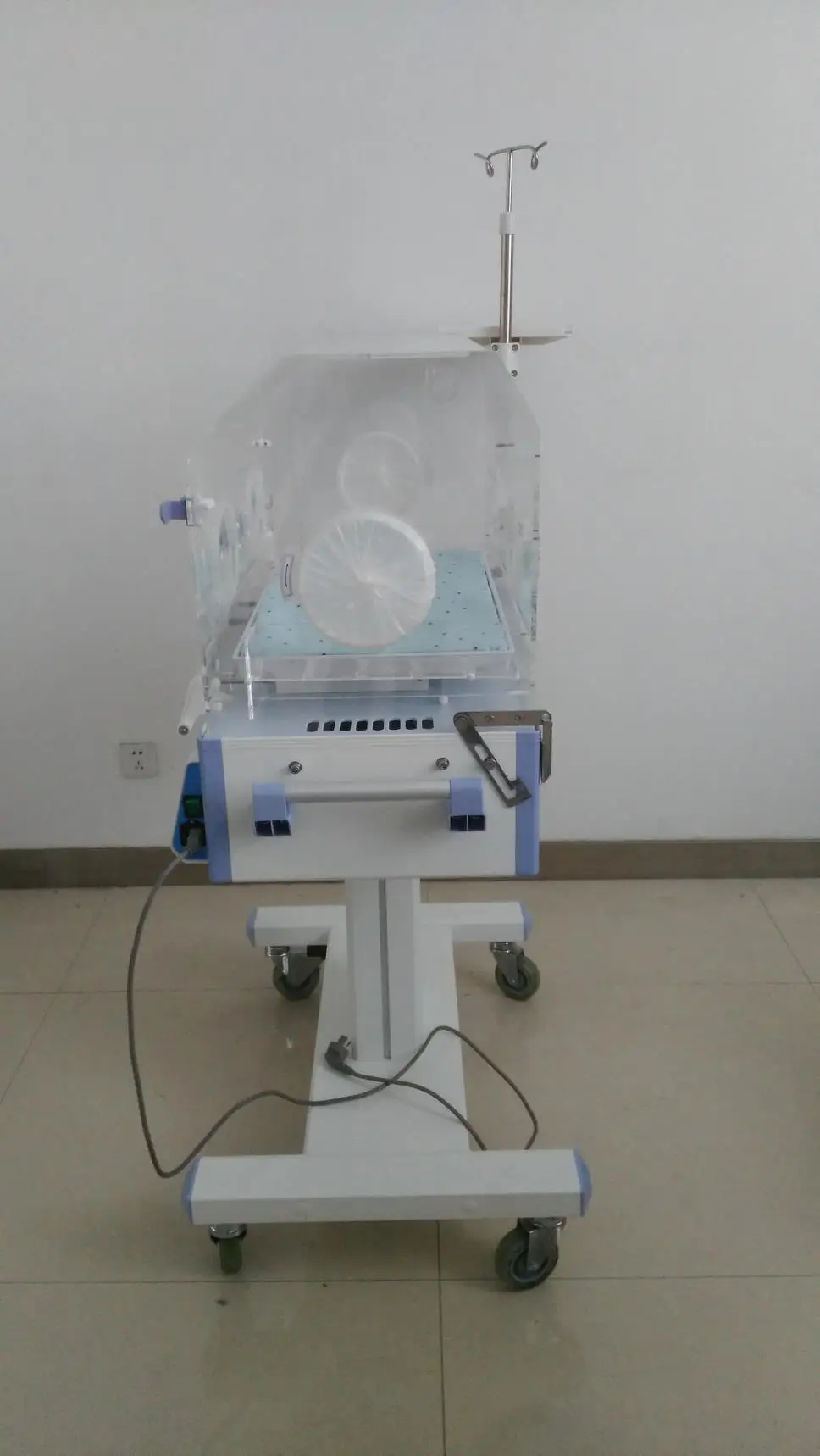 Hospital care equipment phototherapy lamp transport neonatal baby incubator